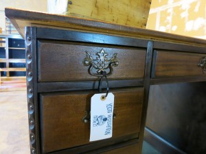 desk-with-tag